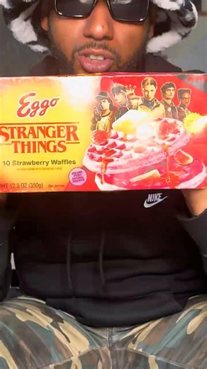 TRYING AND RATING THE EGGO “STRANGER THINGS STRAWBERRY WAFFLES” #foodie #breakfast #shorts #food