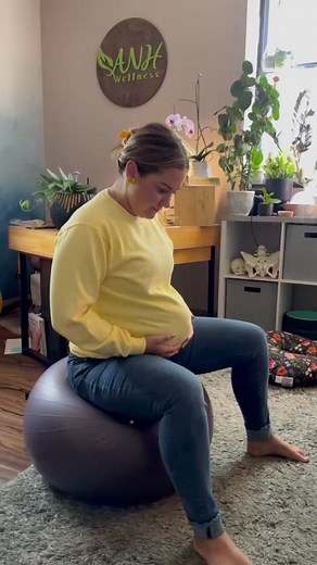 Yoga Ball Pregnancy Tips for 27 Weeks