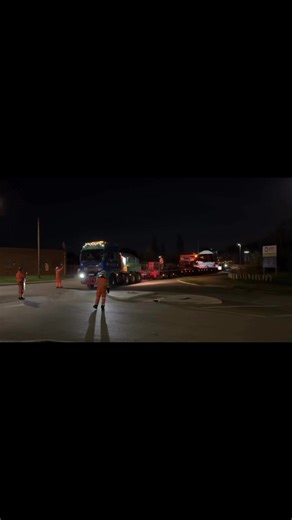 10K views · 298 reactions | Allelys Heavy Haulage moving a 300T gas turbine around a 90deg bend. | Lee Elliott Truck Photography | Facebook