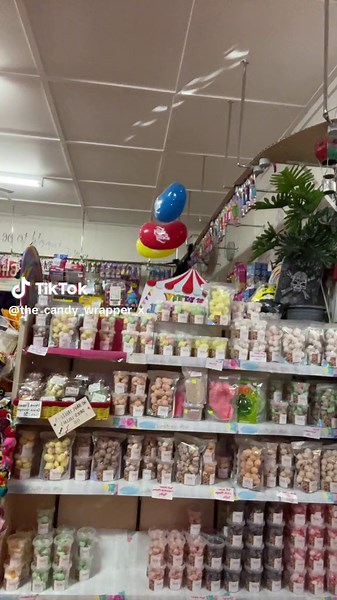 Come in and see us at the candy warpper tomorrow 10-3 😊#freezedriedcandy #lollieshop🍬🍭