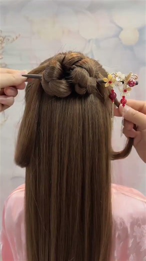 A classical updo that I fell in love with at first sight#Simple Hanfu hairstyles#Creat