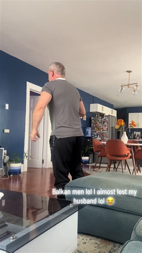 Is everyone’s husband like this when they are watching a soccer game lol Thank God Bosnia and Herzegovina won!!! Congratulations guys! Ponos nas! To zmajevi!!!🇧🇦👏👏👏👏 @Hajric #bosniaandherzegovina #worldcup #Soccer #balkan #balkantiktok