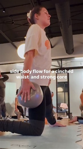 Chelsea Cousineau | Pilates on Instagram: "If you want that cinched waist hourglass figure, you need to be training your obliques! I’m obsessed with side body burners - here are a few of my favorite exercises that use mind-to-muscle focus for deep toning and strengthening of the oblique muscles 🫶🏻 let’s get ripped! Series setup: Each move x12 leading up to the last move (the crunch wrap supreme!) where you can go feral and crunch/wrap it out til failure OR take it to 12 and repeat the series a