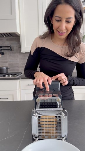 69K views · 450 reactions | This Electric Potato Cutter is a game changer! #potatoes #fries #gadget #tipsandtricks #fooddolls | Food Dolls | Facebook