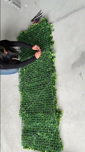 Learn How to Build an Artificial Vertical Garden in a DIY Style #artificialgreenwall #diy