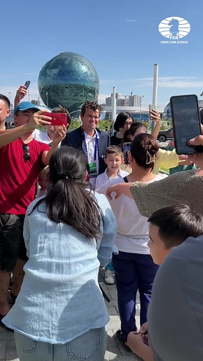 World #1 🇳🇴 Magnus Carlsen (WR Chess) arriving for the third and final day of the FIDE World Rapid Team Championship!