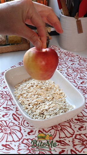 Easy Recipes for Every Day on Instagram: "Oatmeal You’ll Fall in Love with from the First Bite 💛 📝 Ingredients: 1 cup rolled oats 1 egg 1 cup milk 1 apple, chopped into small pieces 1 tsp baking powder 2 tbsp peanut butter For the topping: Chopped nuts and chocolate pieces — to taste 👩‍🍳 Instructions: In a bowl, mix the oats, egg, milk, baking powder, and peanut butter until well combined. Add the chopped apple and mix again. Transfer the mixture to a baking dish and spread evenly. Sprinkle