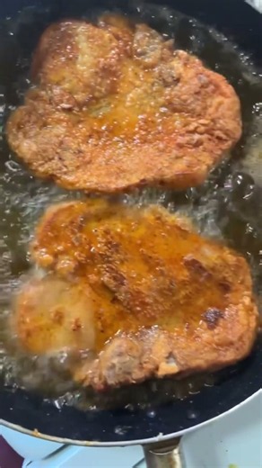 CRISPY Thick-Cut Pork Chops 🤤🔥 The Juiciest Ever!