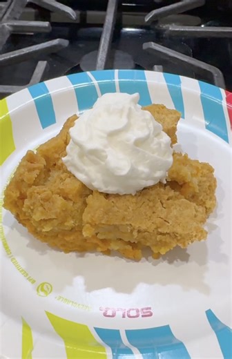 1.3M views · 16K reactions | best fall dessert ever! learn how to make the best crockpot pumpkin cobbler! so easy. recipe provided at the end! just screenshot it #fallmenu #fallflavors #dessert #easyrecipe | Brooklyn B | Facebook
