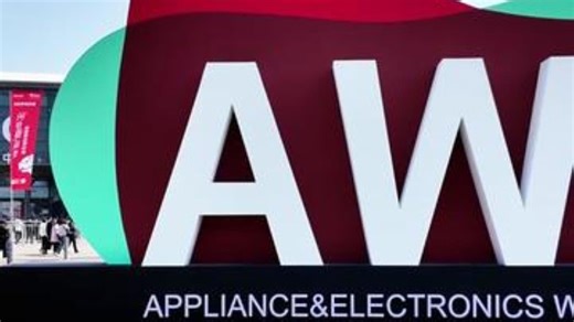 是谁陪阿蒲逛AWE，全程跟拍一整天？！ 本i人为爱冲锋大成功， 近距离工作版 蒲熠星 物料.....