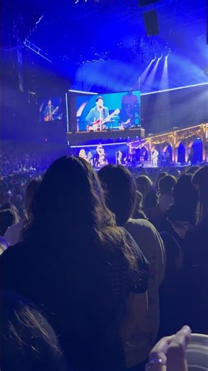 Fan request #1 Chicago Jonas brothers acoustic