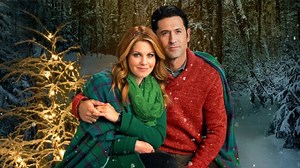 Christmas Under Wraps (2014)