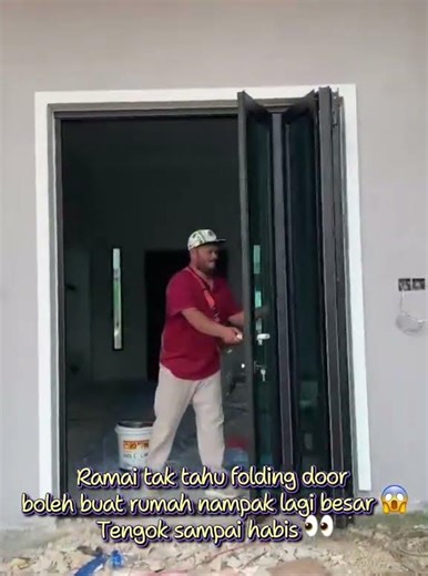 Pilihla folding door untuk nampak rumah lebih moden, luas dan secure.