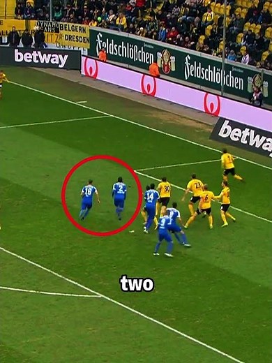 This Corner Trick Should Be Illegal 🤯⚽