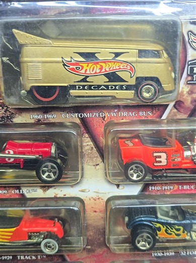 Cant go wrong with the classics, got the Decades box set from 2002 featuring the Customized Drag bus #decadediecast #Commonground #decades