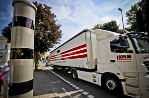 Lastwagen raus: Neuer Auftrag für Blitzer – Lärmschutz