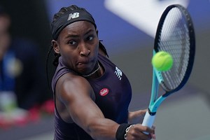 Coco Gauff's intense training session playing Tic Tac Toe like you've NEVER played it before