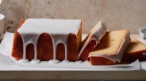 Four-step recipe: Bring the zing with this easy citrusy lemon cake
