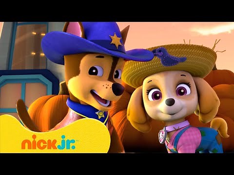 PAW Patrol's Halloween Party, Costumes & Rescues! 🎃👻 | 10 Minutes | Nick Jr.
