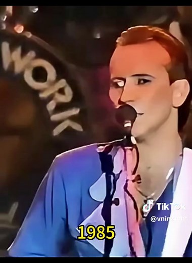 Men at Work's Iconic Hit 'Down Under' Live Performance