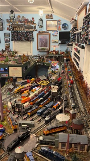 Donnie Gulick (@modeltrainfreak1)’s videos with Runaway Train (2022 Remaster) - Soul Asylum