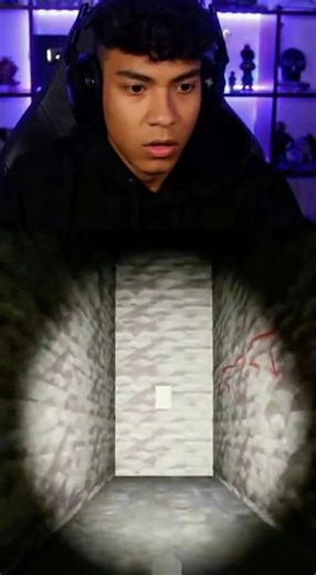 I Found a Secret Room in Roblox!