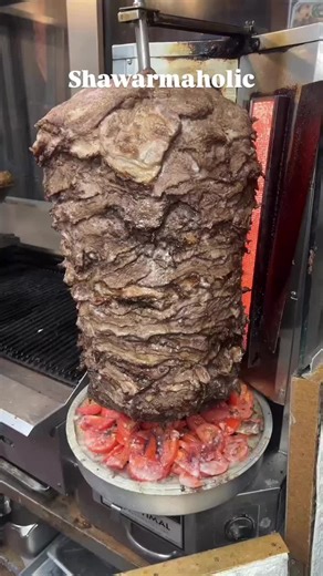 Juicy Garlic Lamb Shawarma Hate to see me coming😋😋😋 Honestly nothing beats Arab food and no one can convince me otherwise #shawarma #viral #dubaichocolate #arab #arabfood