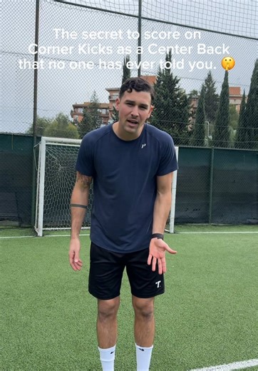 Mastering Corner Kicks in Soccer: Timing Your Runs