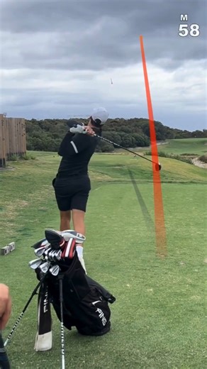 Going for the green at the 1st hole at NSW GC! | Golfer Tour