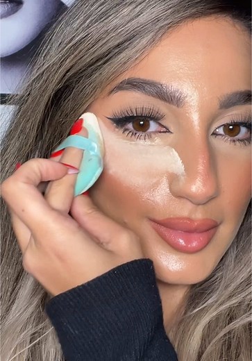 Using my all time fav loose powder @KryolanOfficial ❤️‍🔥 #fyp #viral_video #viralditiktok #tiktoknews #tiktokviral #tiktok_india #makeup #makeupartist #makeuphacks #makeuptips #makeuptransformation #makeuphackstutorial