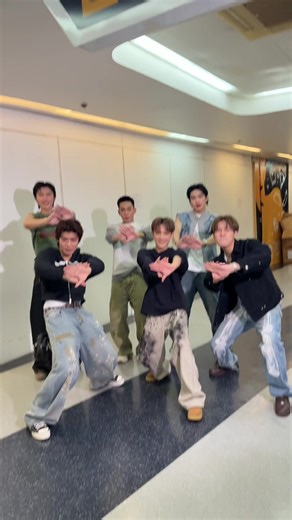 Giggle Wiggle Dance Challenge with IZ and Alters