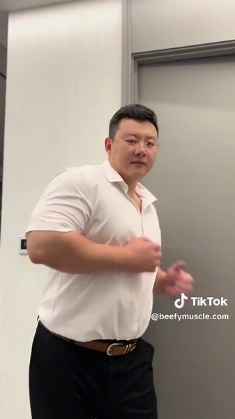 Muscle Flexing: Pec Bounce Workout Motivation