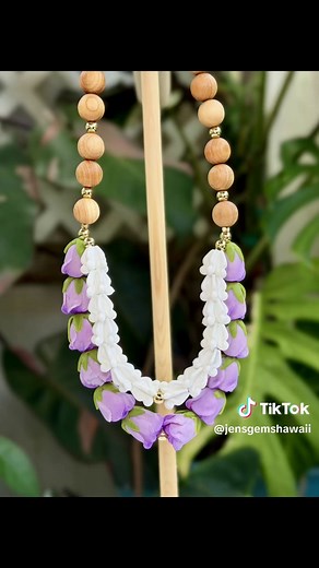 The perfect Valentines Day gifts are these Rose Forever Car Lei. These will be available on my website tomorrow, Jan. 30 at 6pm Hawai’i time 🌹#hawaiitiktok #supportlocal #carlei #handmade #roses