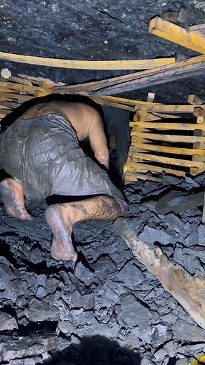 19K views · 598 reactions | Mining in harsh conditions in depths of 3000 metres. #blackdiamond #mining #coal #coalmining #viral #viralreel #gold #foryou #diamond #goldmine #minecraft | Mining Empire | Facebook