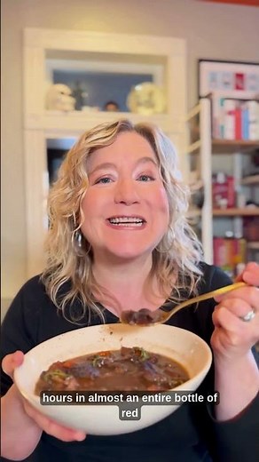 🥣 Slow Cooker Beef Bourguignon (Julia Child Recipe) 🥣 #cookingvideos #recipe #juliachild