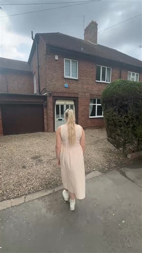 Come with us to see our listing on Barrowby Road!  Guide Price- £400,000 Spacious 4-bed character home with high ceilings, large rooms, study, utility, sun room, south-facing garden, garage access, and a ball and claw bath. Perfect for family living and entertaining. Call 01476 833 833 to book a viewing now! | DavidGrace estate agents | Facebook