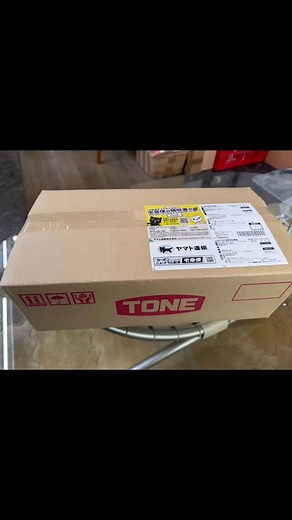 TONE様よりエアーゲージとインパクトソケットを購入しました🤗 この17のソケットは凄く良いのです。 使ってみれば良く分かるのです。 子供でもちゃんとナットに差し込んで作業出来ます🤗 #TONE#toneツール #tone工具 #トネツール #トネアルファ #TONE ALPHA | 大野孝司