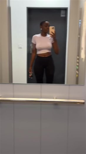 No bra day today...whose joining 😂😂#zaawaadi #Avn #fypdong #adult entertainer #viral