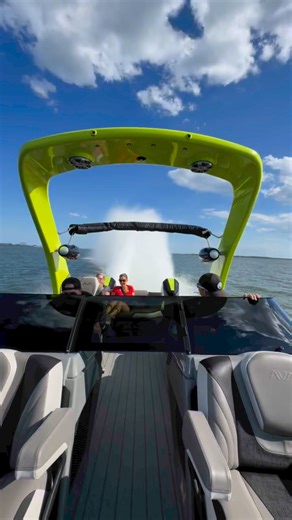 1000hp Avalon 2785 Excalibur Windshield powered by twin Mercury Racing 500R’s. #WMFwatercraft #AvalonPontoons #mercuryracing #1000hp | WMF Watercraft & Marine