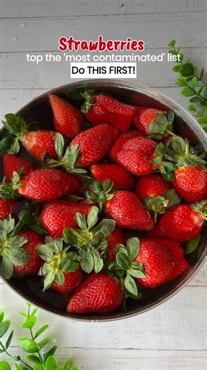 Pooja Bohra | Most people store strawberries wrong 🍓 That’s why they turn soggy and spoil in just 1–2 days. In this reel, I’m showing you the right way... | Instagram