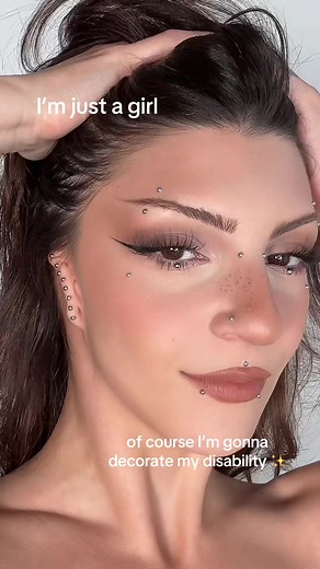 Of course I’m gonna decorate my microtia with studs and sparkles and whatever my heart desires ✨ #makeup #makeuptutorial #makeupartist #makeupinspo #makeupvideo #microtia #bilateralmicrotia #goldenharsyndrome #facialdifference #disability #disabilityawareness #disabilitytiktok #creatorsearchinsights #imjustagirl