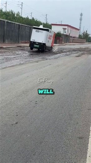 Delivery Robot Has No Idea What It's Doing #shorts #robotfails #china