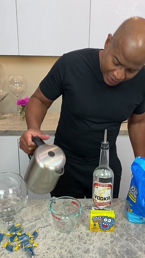 Blue Jolly Rancher Jello Party #tipsybartender #cocktail #jollyrancher #candy