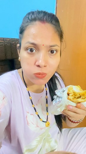 Foodie JD Official on Instagram: "Craving Night #chickenbhunaroll #chickenroll #streetfood #indianfood #foodvideos #foodshow #asmr #mukbang #eatingshow #indianfoodeatingshow #foodporn #foodshorts"