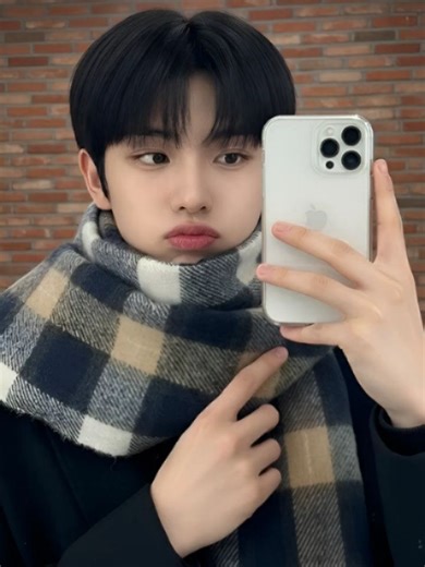 RUI on Instagram: "I'm not cute, I'm mad 😈 teehee jk 😋 Have a nice day beautiful people. Enjoy your time. Make sure to stay healthy. I'm sending you love and kisses ♡"