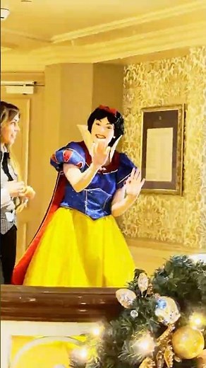 Breakfast with princesses? All about the Castle Club in Paris!