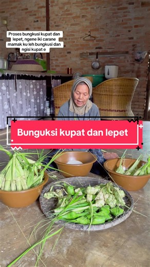 Cara Bungkusi Kupat dan Lepet untuk Dimasak