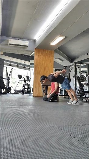 Learn the Back Clap Push-Up in Just 30 Seconds!