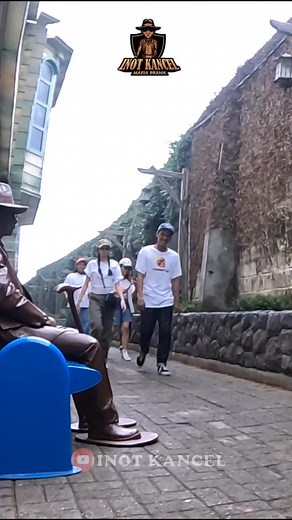 FULL VIDEO YOUTUBE : INOT KANCEL LOKASI : WISATA JATIM PARK 1 (KOTA BATU) #inotkancel #fyp #funnyvideos #funnyprank #justforfun #bushmanprank #scarecrowprank #humanstatueprank #prankmanusiapatung #funnymoments #funnyclip
