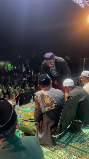 1.5M views · 8.4K reactions | Ndugal wis biasa, melu sholawatan itu baru luar biasa | Tarmizi Balungwesi | Facebook